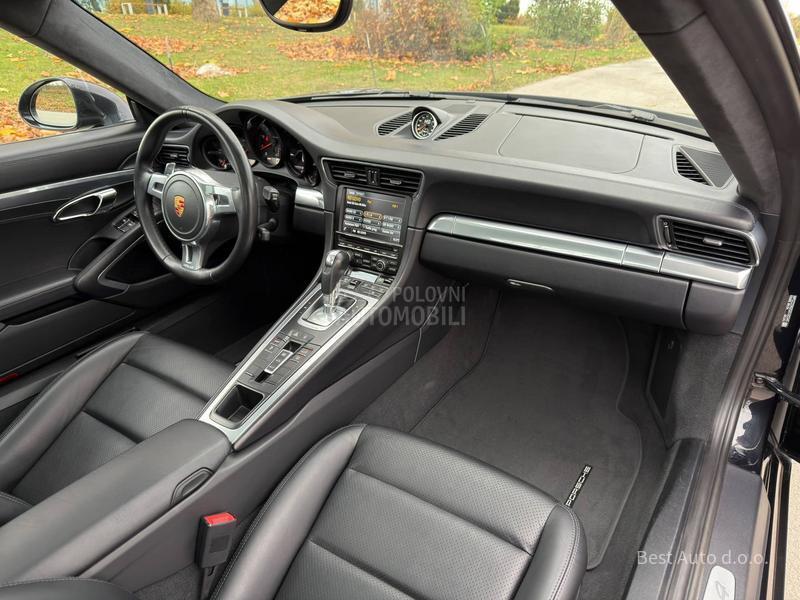 Porsche 911 Carrera 4
