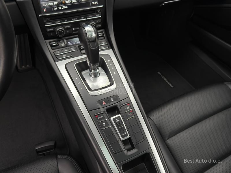 Porsche 911 Carrera 4