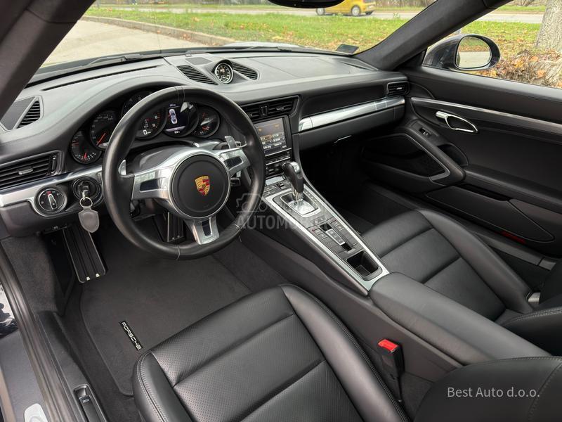 Porsche 911 Carrera 4