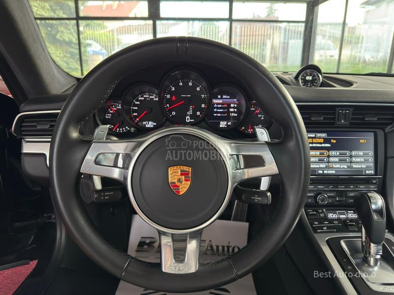 Porsche 911 Carrera 4