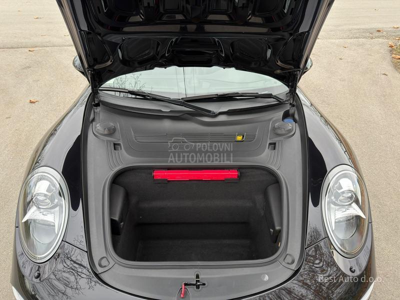 Porsche 911 Carrera 4