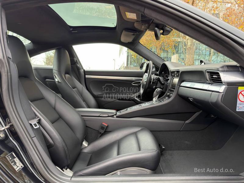 Porsche 911 Carrera 4