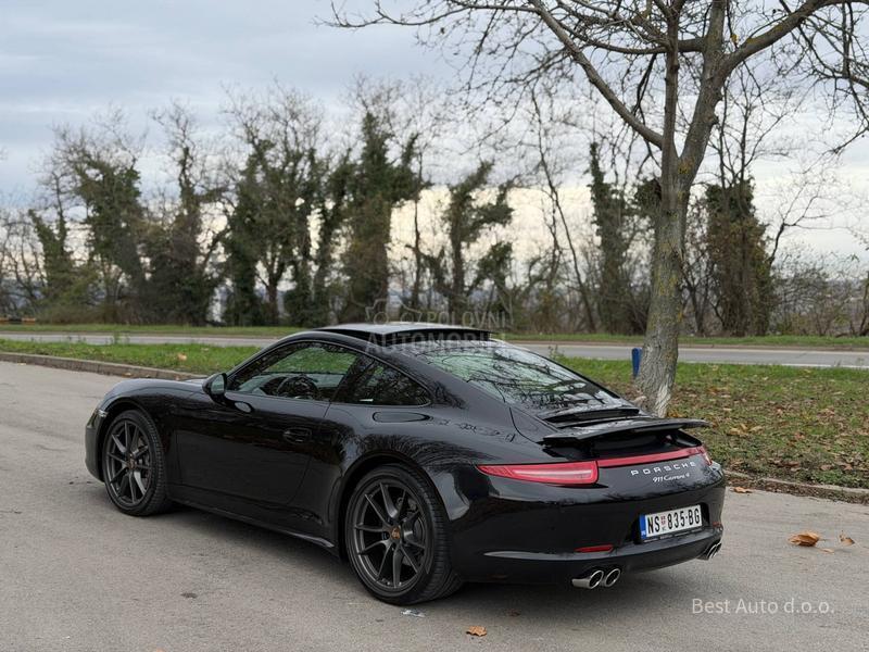Porsche 911 Carrera 4