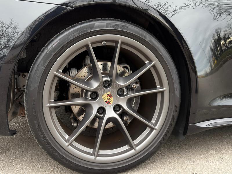 Porsche 911 Carrera 4