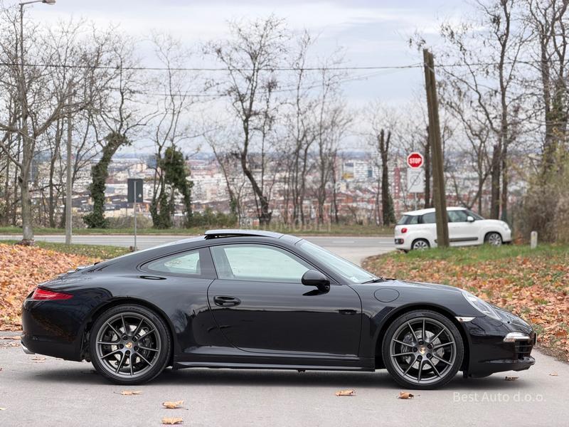 Porsche 911 Carrera 4