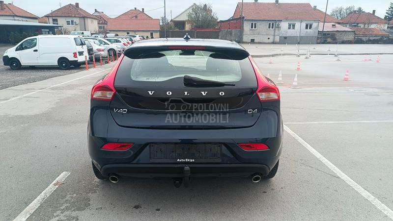 Volvo V40 D4