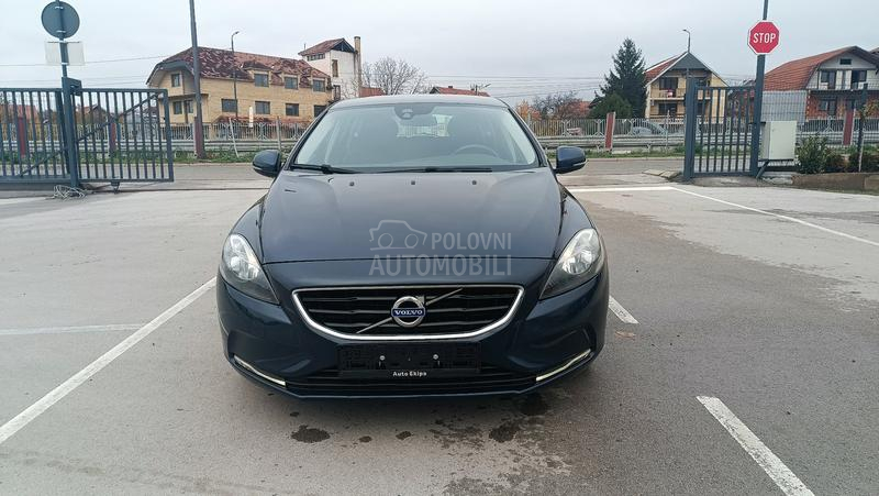 Volvo V40 D4
