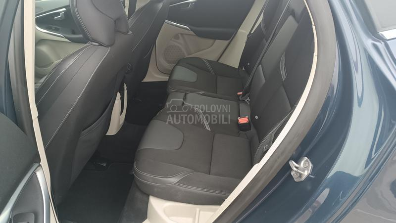Volvo V40 D4
