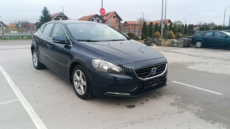 Volvo V40 D4