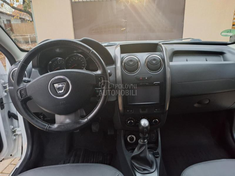 Dacia Duster 4x4 N A V I  S W I S