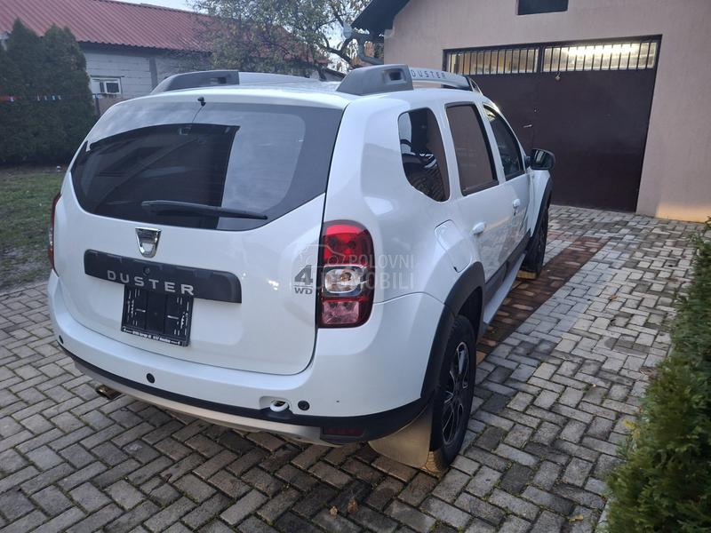 Dacia Duster 4x4 N A V I  S W I S
