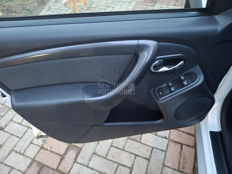 Dacia Duster 4x4 N A V I  S W I S