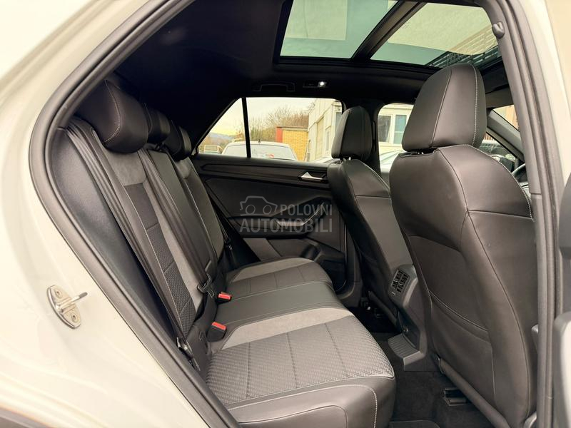Volkswagen T-Roc R/Akrapovic/Pano/DCC