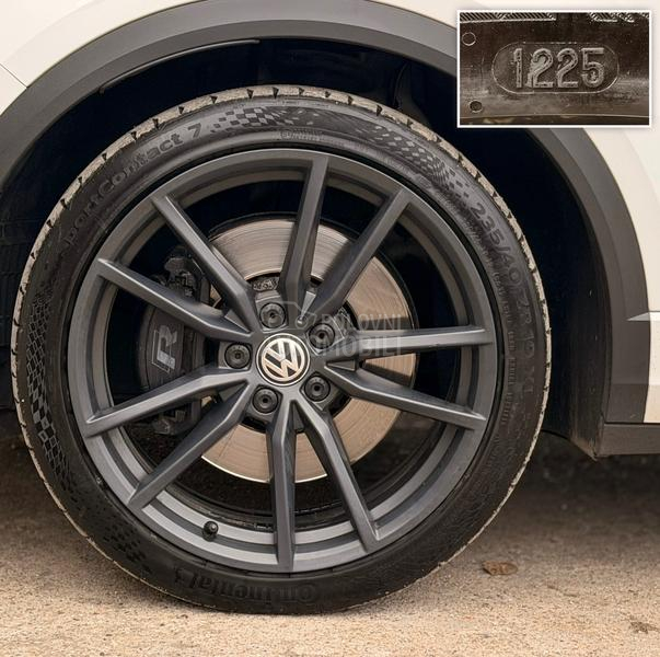 Volkswagen T-Roc R/Akrapovic/Pano/DCC