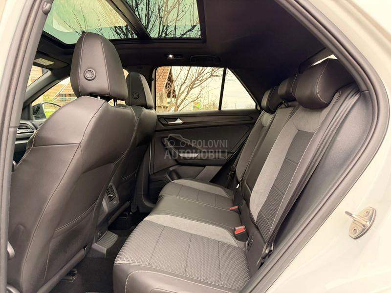 Volkswagen T-Roc R/Akrapovic/Pano/DCC