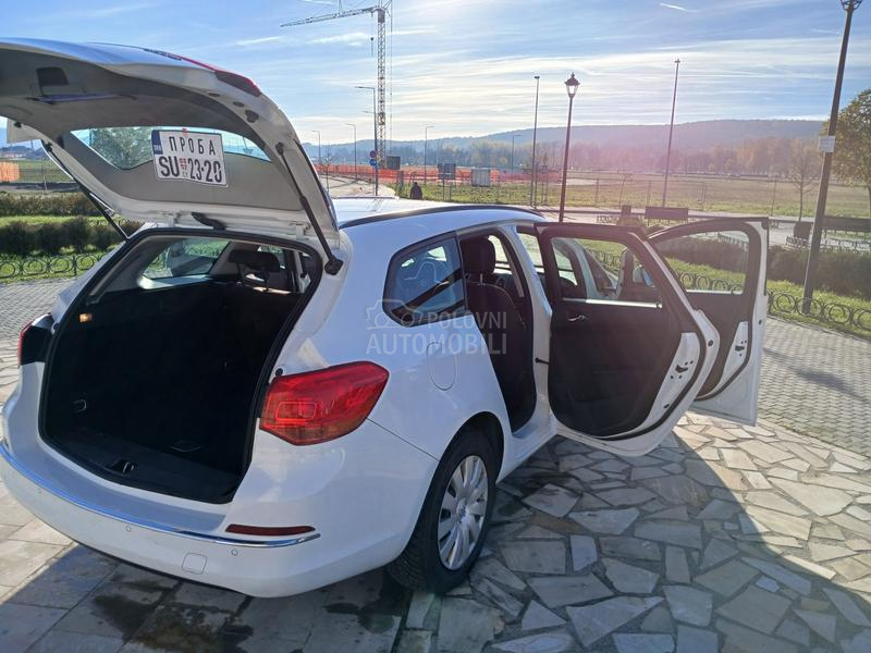 Opel Astra J 1.6