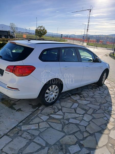 Opel Astra J 1.6