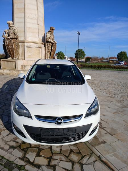 Opel Astra J 1.6