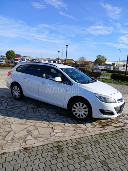 Opel Astra J 1.6