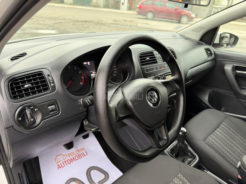 Volkswagen Polo 1.0b FirstClass