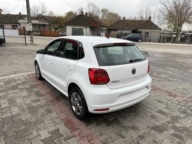 Volkswagen Polo 1.0b FirstClass