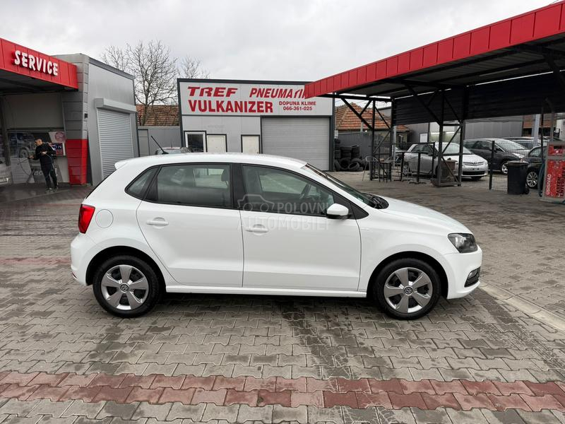 Volkswagen Polo 1.0b FirstClass