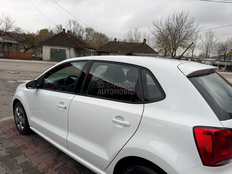 Volkswagen Polo 1.0b FirstClass