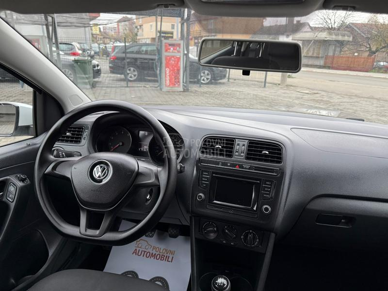 Volkswagen Polo 1.0b FirstClass