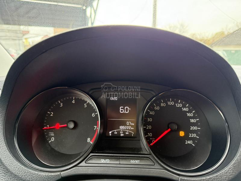 Volkswagen Polo 1.0b FirstClass