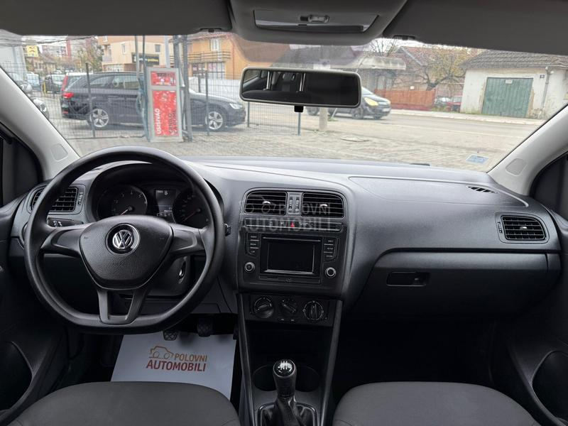 Volkswagen Polo 1.0b FirstClass