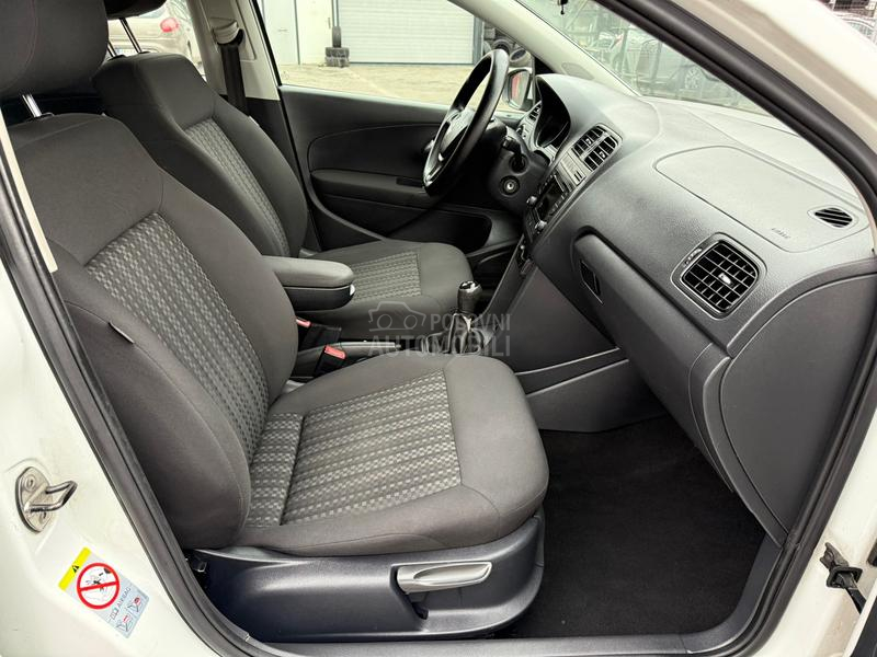 Volkswagen Polo 1.0b FirstClass