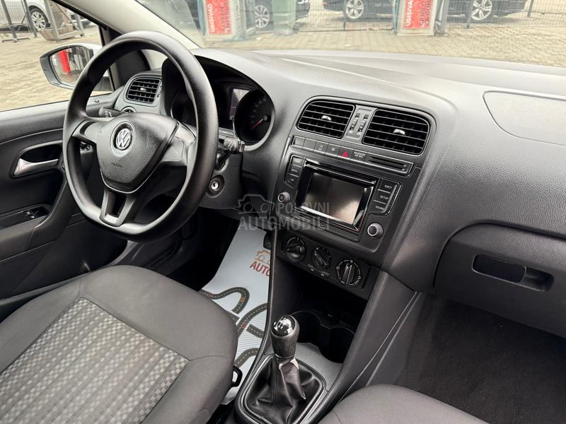 Volkswagen Polo 1.0b FirstClass