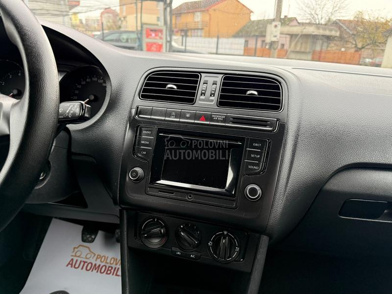 Volkswagen Polo 1.0b FirstClass