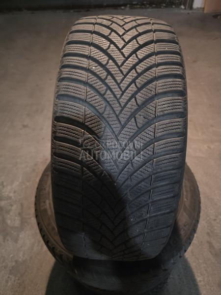 Semperit 235/45 R18 Zimska
