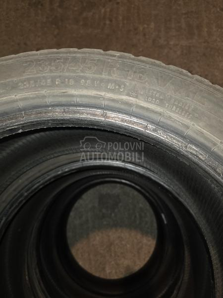 Semperit 235/45 R18 Zimska
