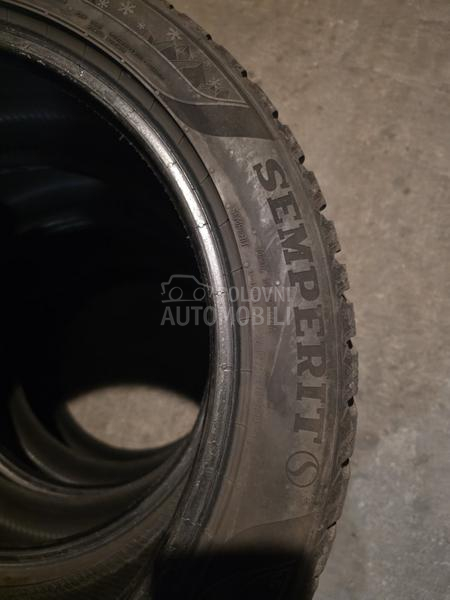 Semperit 235/45 R18 Zimska