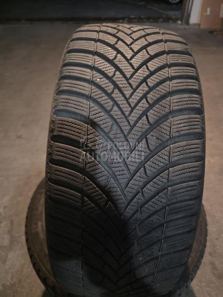 Semperit 235/45 R18 Zimska