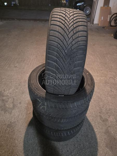 Semperit 235/45 R18 Zimska