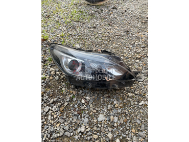 Desni far restajling led za Peugeot 2008