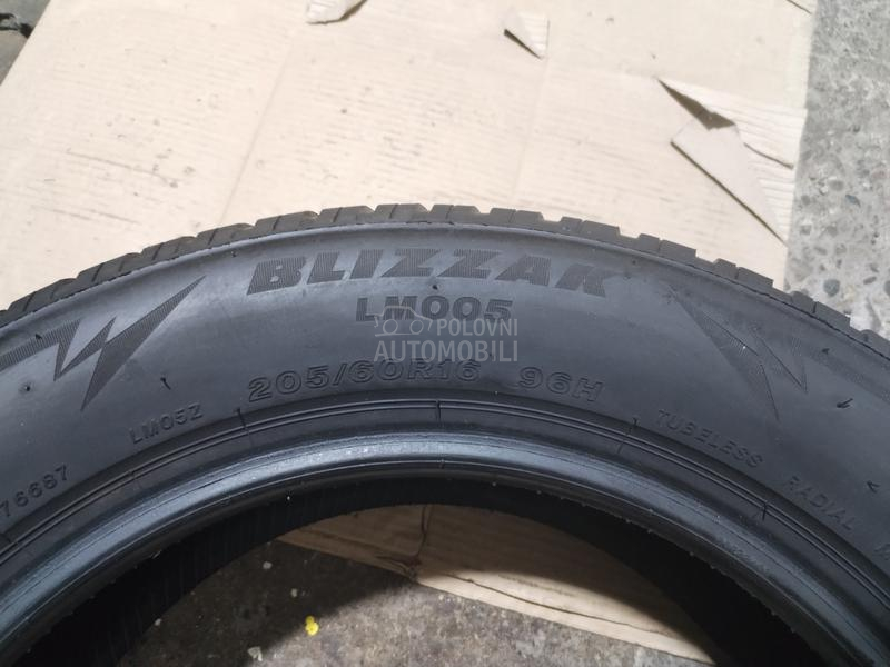 Bridgestone 205/60 R16 Zimska