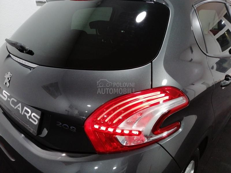 Peugeot 208 1.2 STILE/NAV