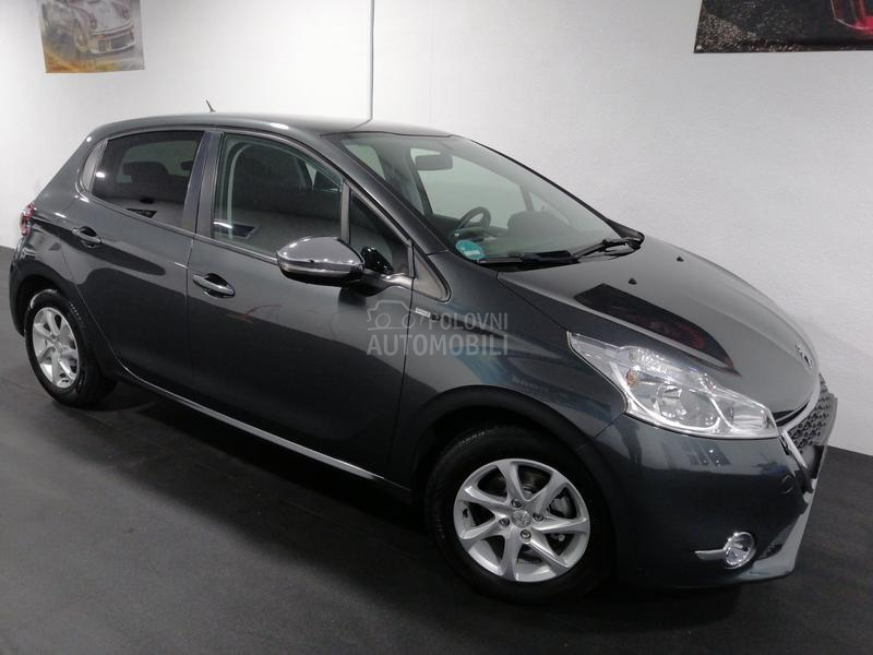 Peugeot 208 1.2 STILE/NAV