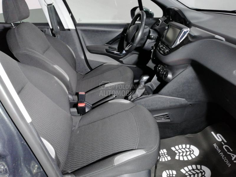 Peugeot 208 1.2 STILE/NAV