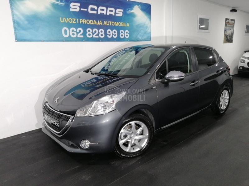 Peugeot 208 1.2 STILE/NAV