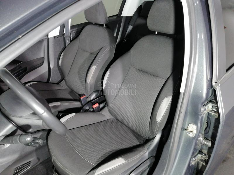 Peugeot 208 1.2 STILE/NAV