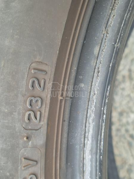 Bridgestone 235/50 R19 Zimska