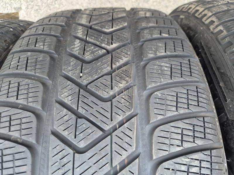 Pirelli 255/50 R19 Zimska