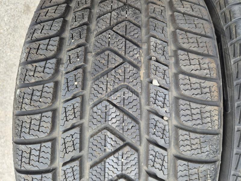 Pirelli 285/35 R20 Zimska