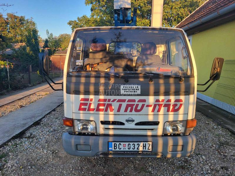 Nissan Cabstar E 120