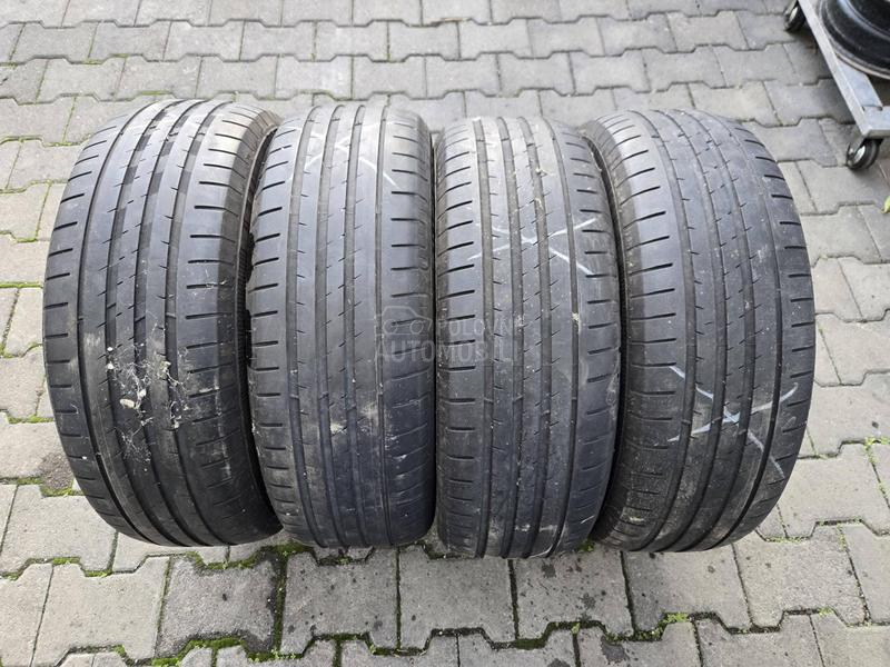 Vredestein 205/60 R16 Letnja